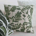 housse coussin carré brodé motif feuilles vertes tissu velours nordique décoration maison sofa living