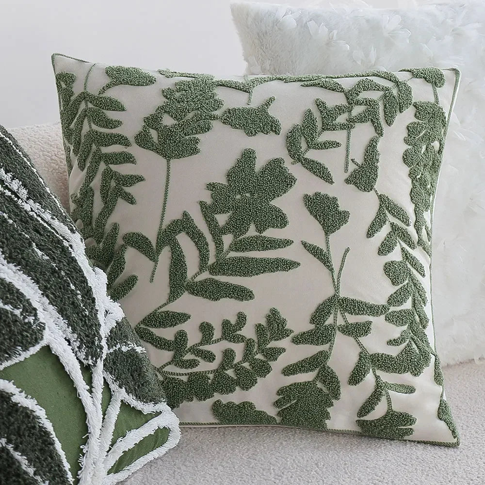 housse coussin carré brodé motif feuilles vertes tissu velours nordique décoration maison sofa living