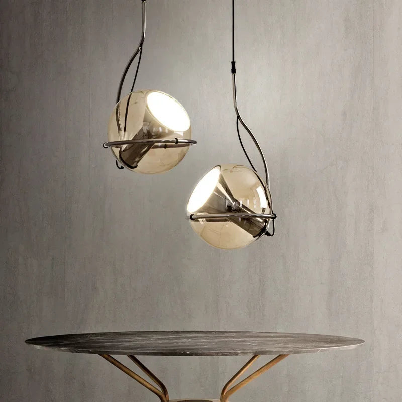 Lampe LED médiévale dans un bureau avec style rustique
