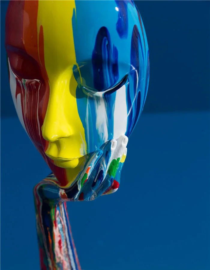 masque abstrait résine couleur vive moderne sculpture décorative expressionniste effets peinture dégoulinante lisse brillante
