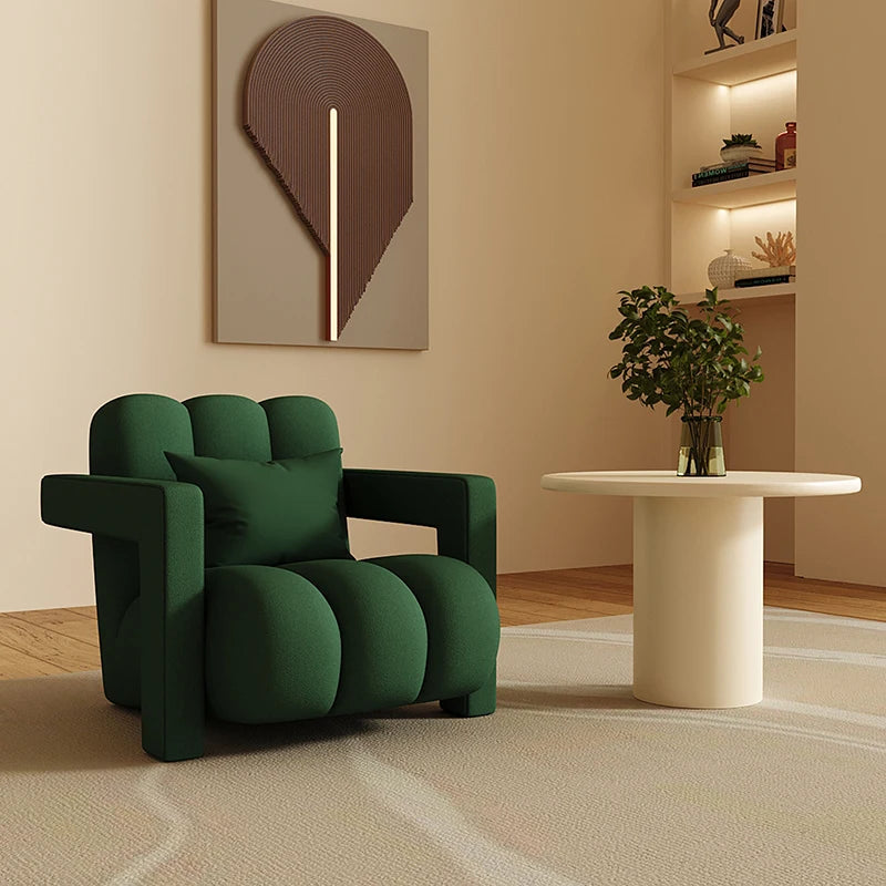 fauteuil moderne tissu texturé beige jaune marron clair coussin décoratif salon minimaliste