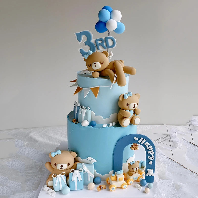 décoration gâteau anniversaire ours bleu rose voiture dessin animé nuages coeurs enfant festive résine