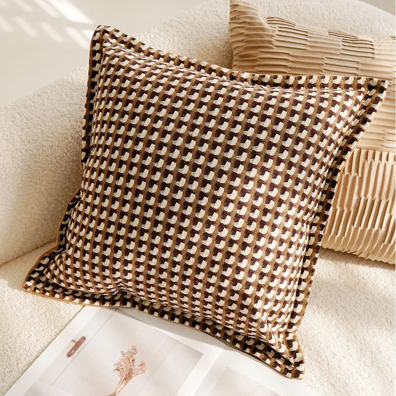 coussins patchwork marron beige motifs géométriques imprimé léopard contemporain polyester coton respectueux environnement non