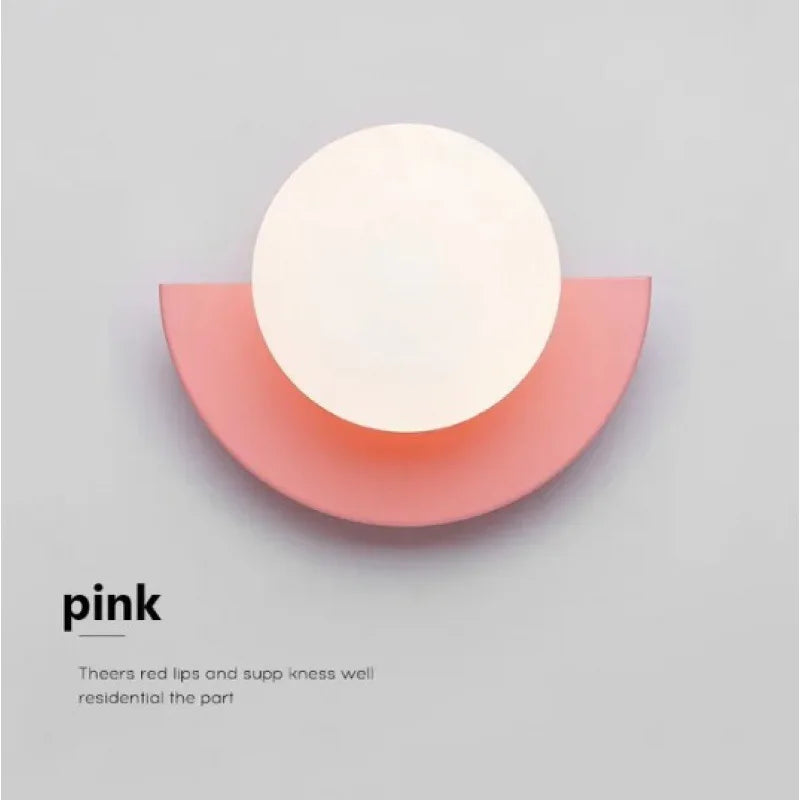 lampes murales modernes blanc rouge noir jaune sphères translucides demi cercles opaques minimaliste
