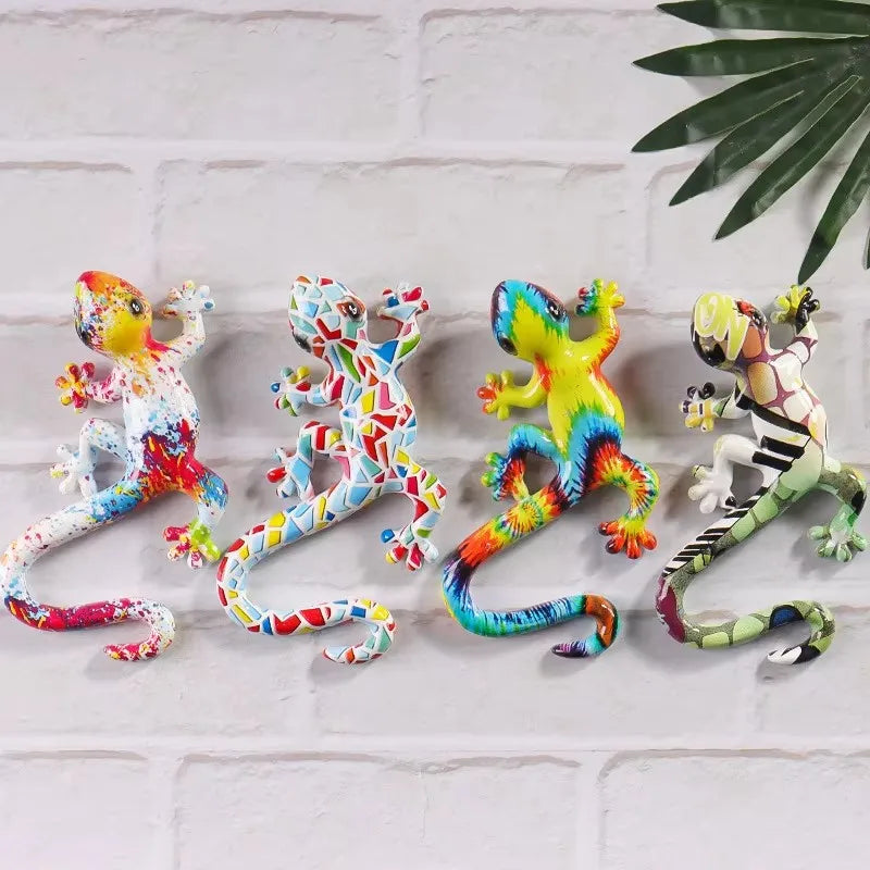 Sculpture résine lézard multicolore motifs abstraits art contemporain décoration murale crochets inclusion