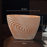 vase moderne blanc marron rouge orange rayures horizontales opacité maison fleurs table