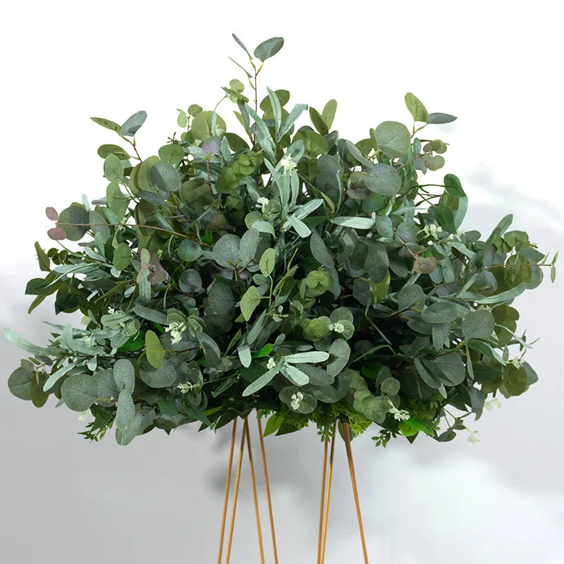 décoration florale artificielle mariage vert blanc doré feuilles fleurs minimaliste intérieur événement