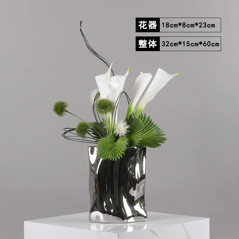 vase moderne argenté brillant fleurs artificielles blanches vertes décoration maison