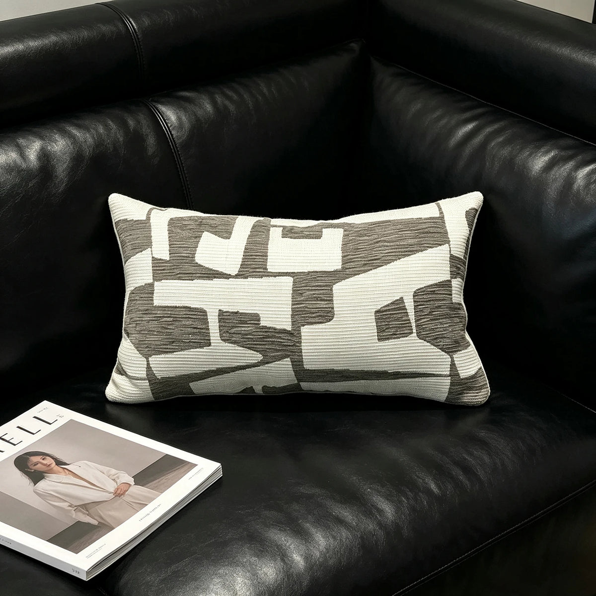 housse coussin géométrique moderne polyester coton noir blanc orange beige minimaliste contemporain ornemental 45x45cm