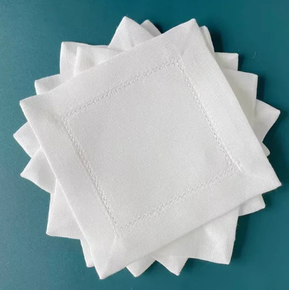 serviettes cocktail blanc classique bordure brodée tissu coton lin table manger 15x15cm 20x20cm événementiel