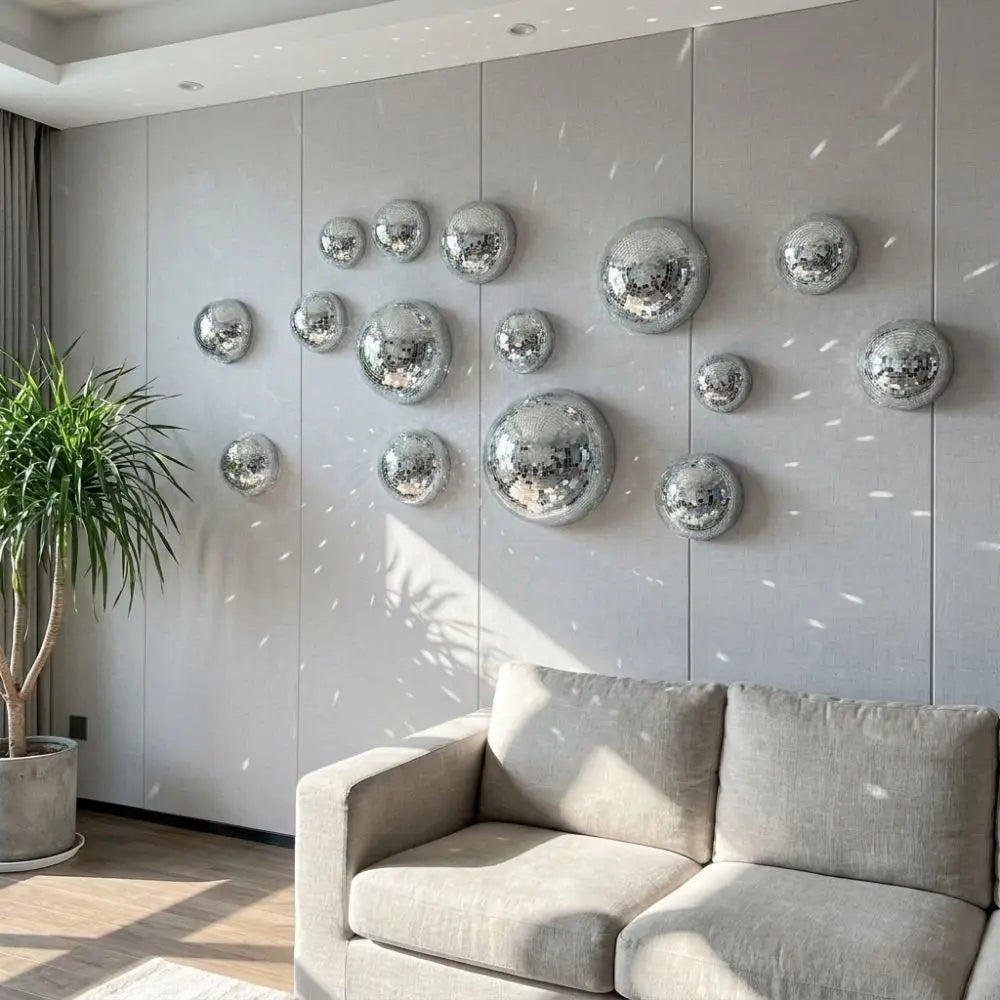 décoration murale moderne boules disco argentées miroirs mosaïque tailles différentes autocollantes scintillement