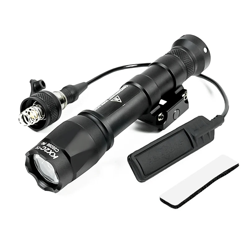 lampe torche led noire lumens 500 600 lumen militaire anti dérapant clip fixe batterie