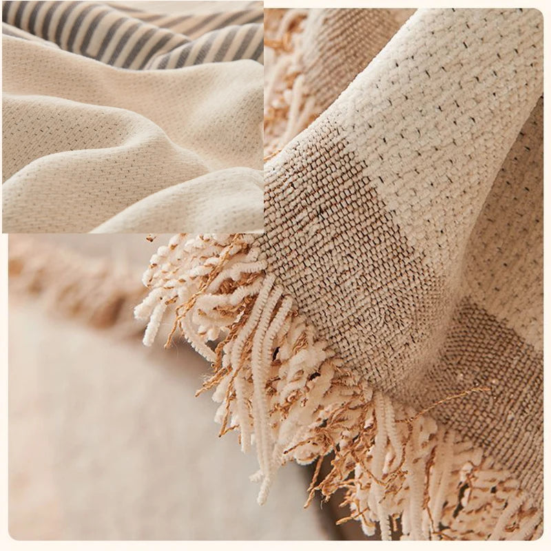 couverture canapé moderne rayures horizontales franges beige crème gris clair salon intérieur