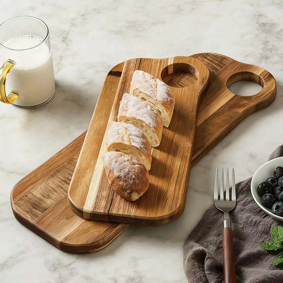 planche découper bois marron rustique poignée moderne dessert steak pain