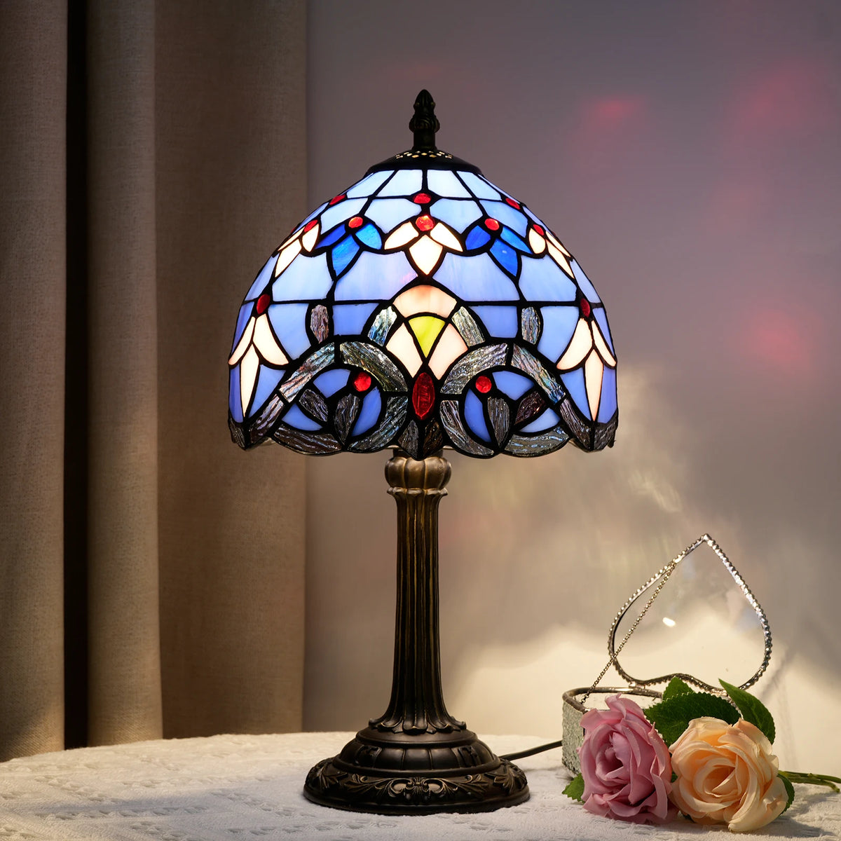 lampe table tiffany abat jour verre coloré motifs floraux modernes chambre salon