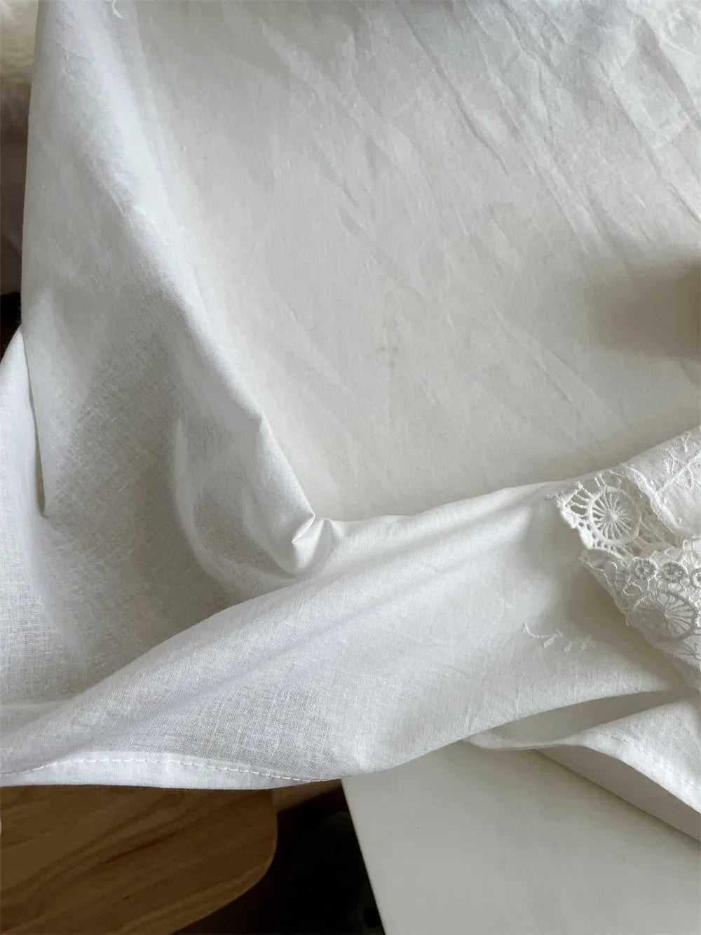 nappe blanche brodée dentelle coton table mariage fête printemps restaurantextérieur classique vintage