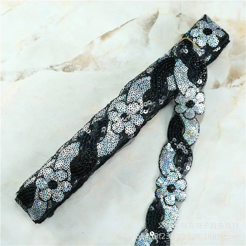 ruban décoratif dentelle sequins fleurs 4cm bleu vert rouge rose or argent partie