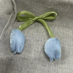 bouquets tulipes artificielles rubans satinés moderne minimaliste rouge rose bleu blanc