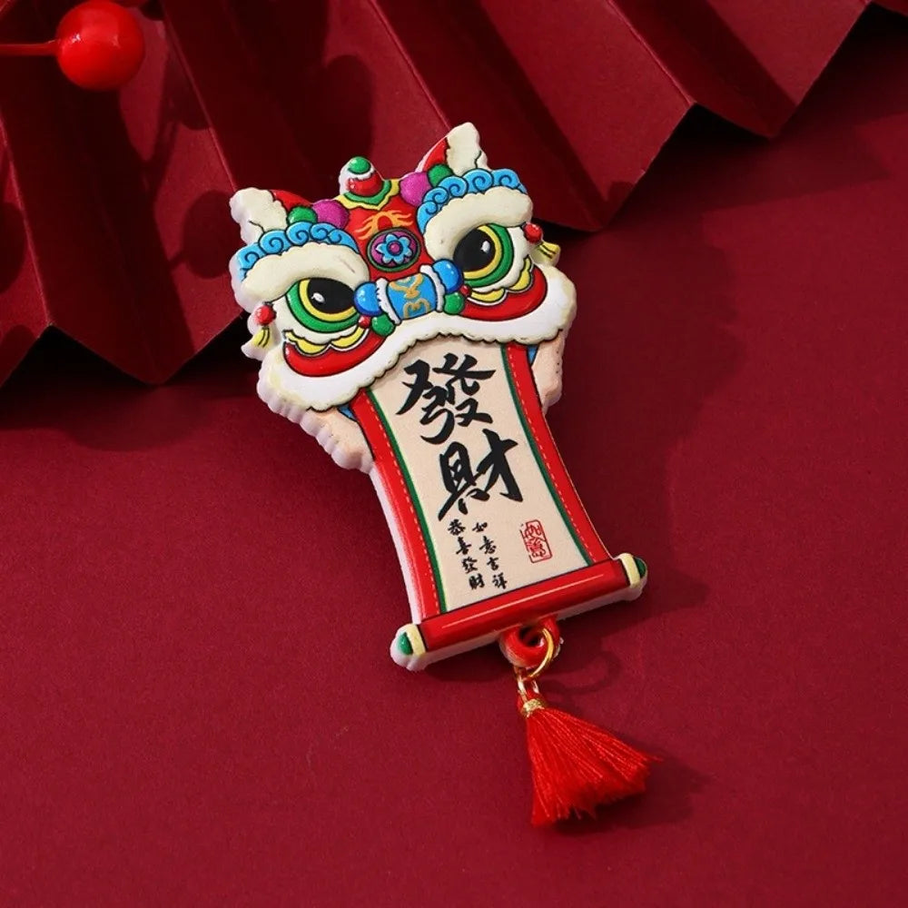 décoration murale lion chinois rouge blanc artisanal pompon rouge texte chinois ornement maison chinois