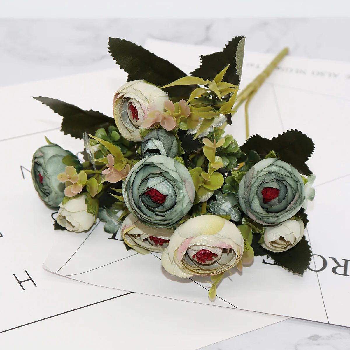 décoration mariage bouquet fleurs artificielles soie vertes blanches intérieur rustique naturel