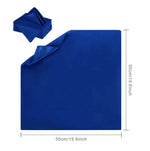 Ensemble de serviettes de table bleues unies, offrant un style élégant et une utilisation polyvalente dans différents contextes.