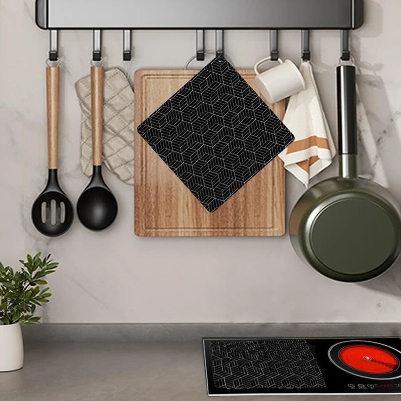 tapis protection silicone antidérapant noir blanc motif géométrique moderne paillasson cuisine table manger(cube interconnectés)