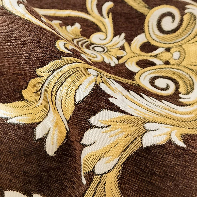 Motif floral élégant aux couleurs chaudes et contrastées, avec des éléments décoratifs dorés et beiges sur un fond brun foncé, créant une atmosphère luxueuse et raffinée.