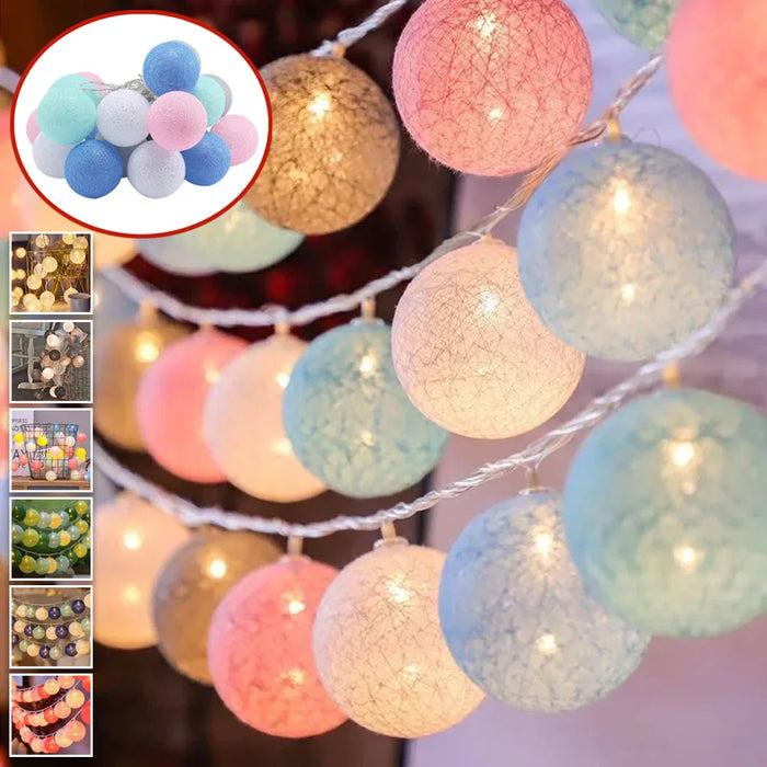 Guirlande lumineuse boules de coton LED blanche suspendue dans un salon