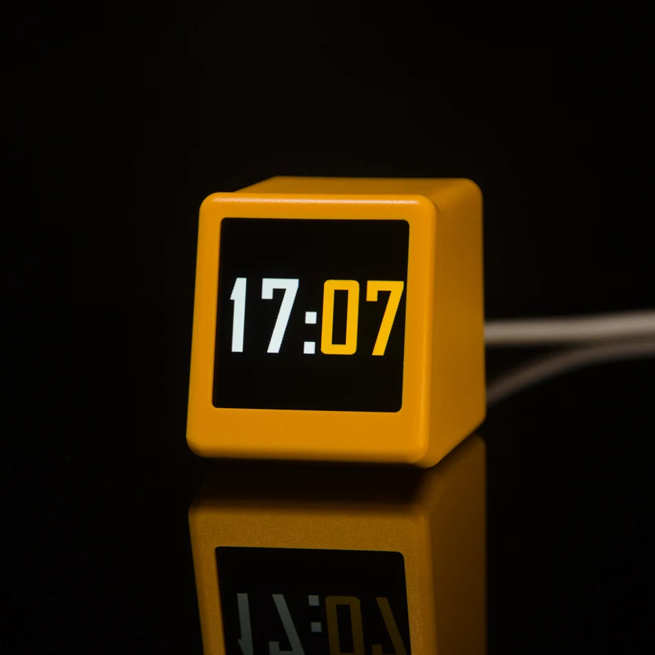 horloge numérique moderne horaire date température météo carrée plastique minimaliste