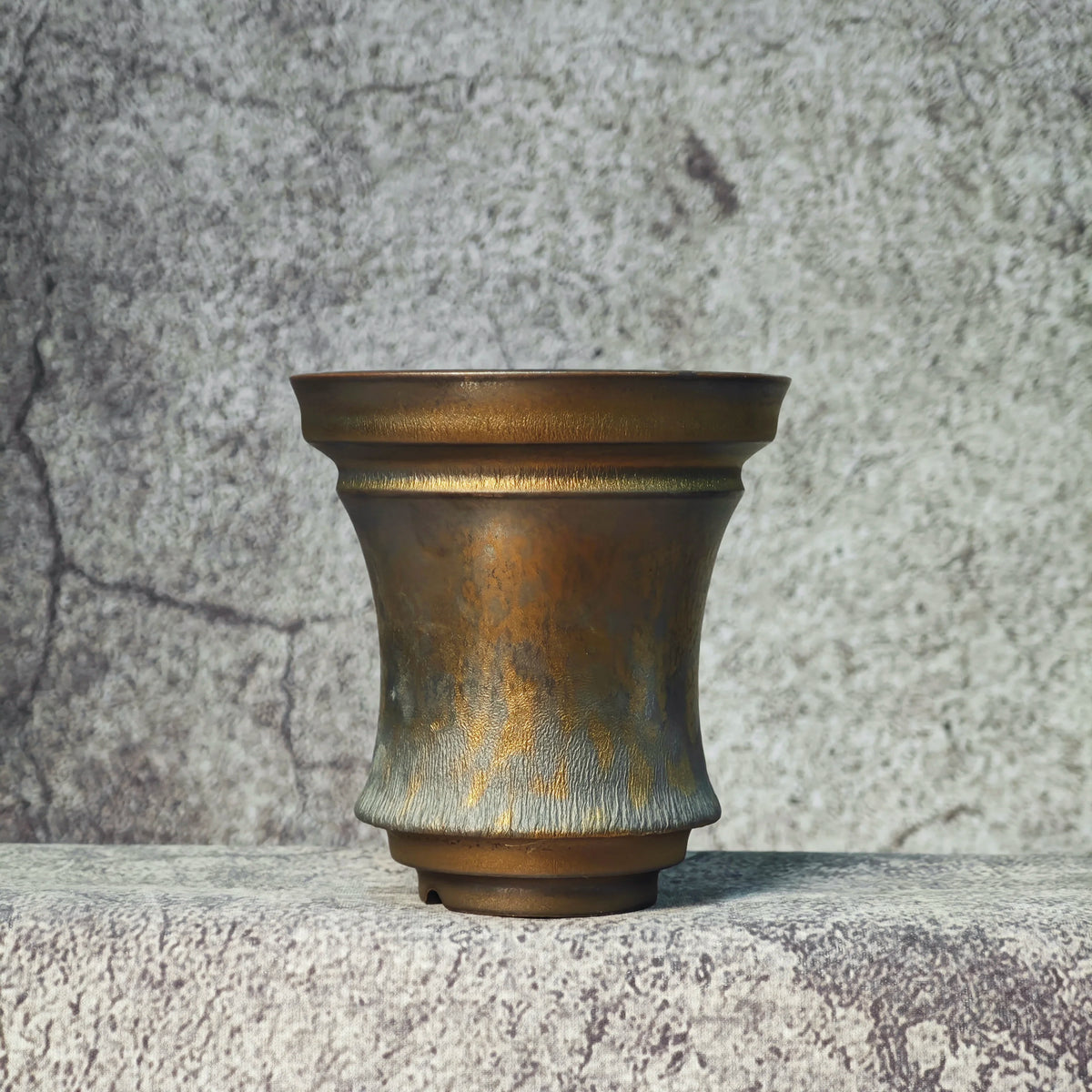 cache pot bronze porcelaine vintage rustique finition métallique plante succulente intérieur fleur unique