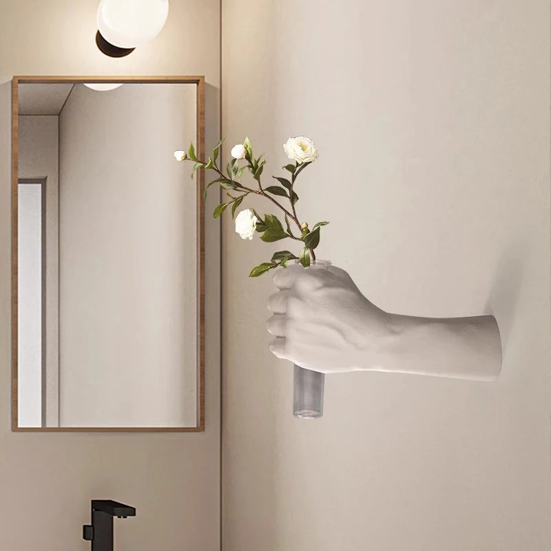 décoration murale moderne vase transparent main fleurs blanc rouge rose