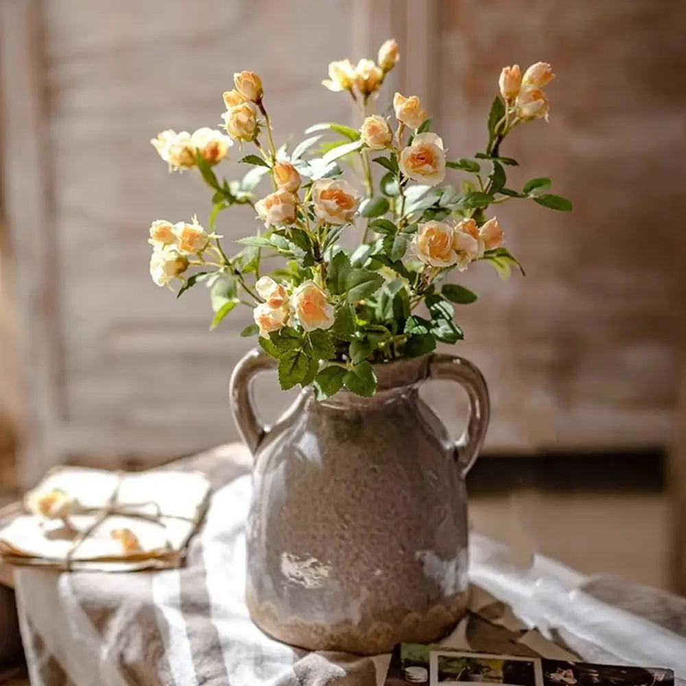 bouquet artificiel fleurs blanc beige vert feuilles vase décoration intérieure naturelle rustique occasion spéciale