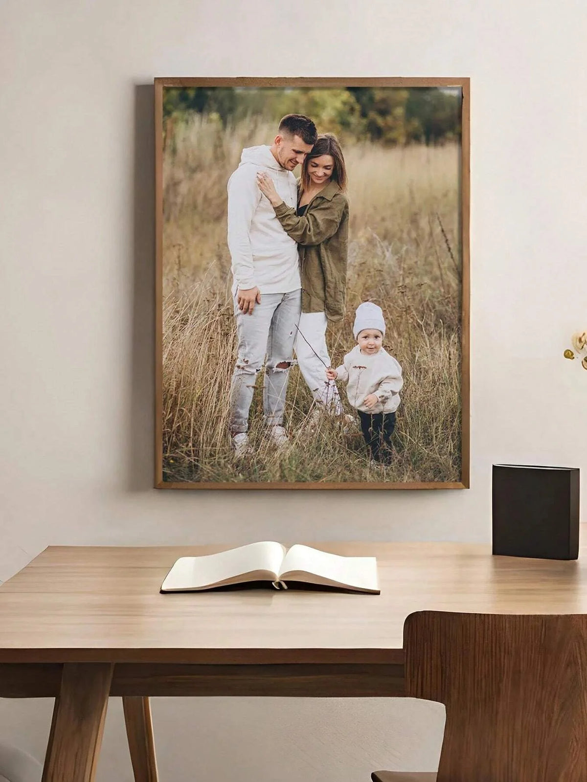 tableau photo famille champ herbes haute cadre bois clair décoration intérieure impression toile