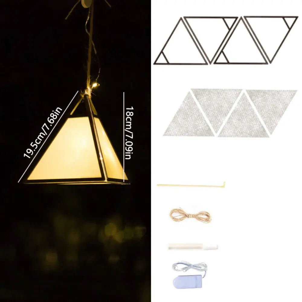 lampe suspendue bois décorative motifs floraux dorés led cordon pompon blanc moderne