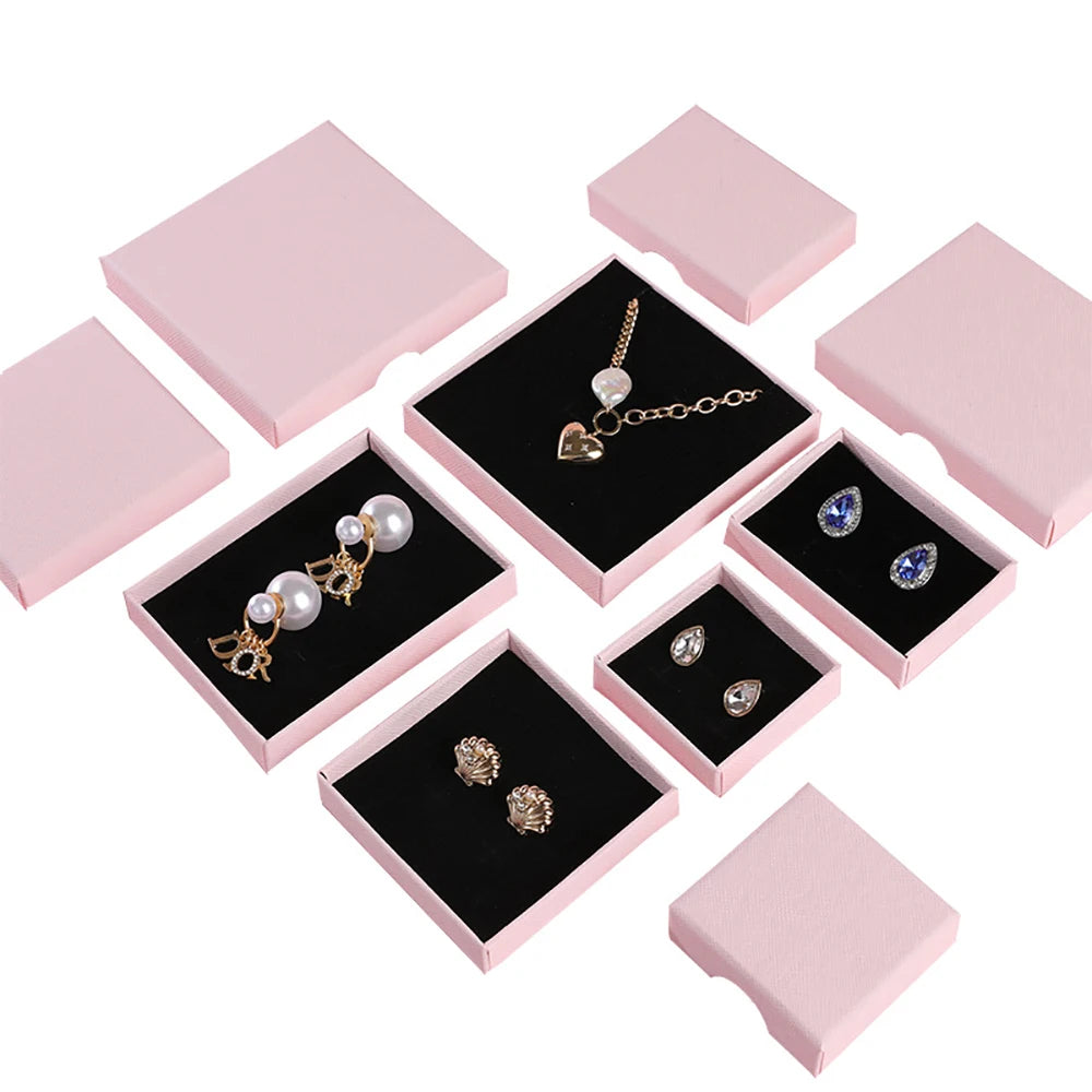 boîtes bijoux rose rayées rangement colliers boucles oreilles bracelets diamants nouveau anoël valentin