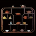 étagère murale bois sculpté classique marron statuettes théières vases tasses rangement cuisine déco