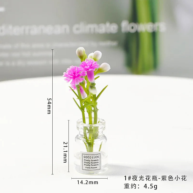 bouquets fleurs artificielles miniatures vases transparents couleurs variées décoration intérieure minimaliste