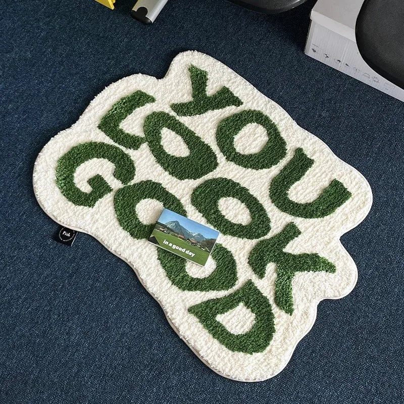 tapis lettres YOU LOOK GOOD moderne noir blanc vert intérieur salon chambre imperméable