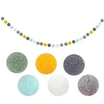 guirlande pompons rose jaune vert bleu blanc noir décoration enfant anniversaire noel mariage festivités