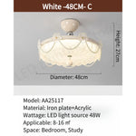 lampe classique marron blanc chaînes dorées texture tissu éclairage romantique chambre enfant