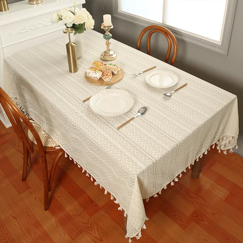 nappe beige clair motif géométrique classique rustique table manger saisonnalité printemps été automne hiver