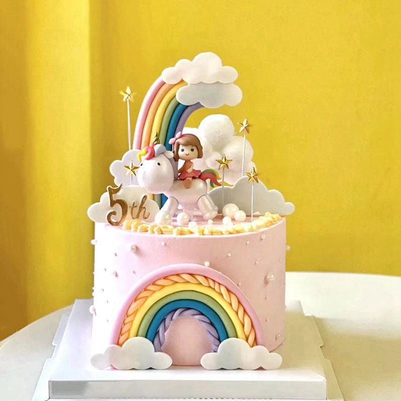 décoration gâteau anniversaire arc ciel étoiles nuages figurines licorne fille étoiles dorées ballons