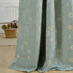 rideau bleu clair motif fleurs dorées classique occultant salon chambre fenêtre maison luxe