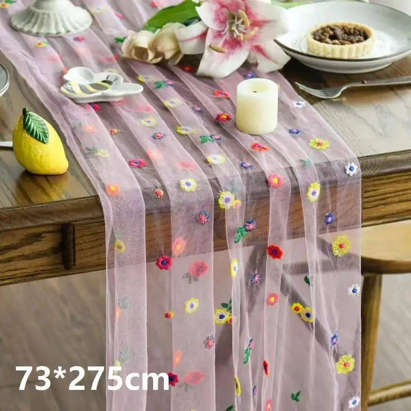 nappe table brodée fleurs multicolores transparente champêtre romantique décoration anniversaire mariage