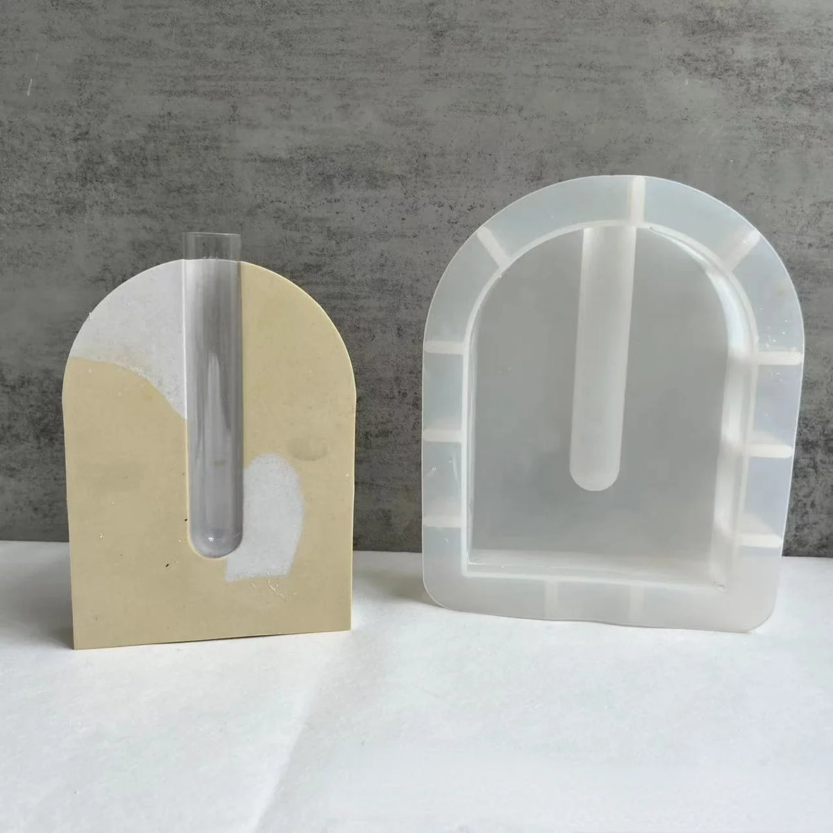 supports fleur silicone beige blanc texture marbrée moderne minimaliste tubes essai transparents