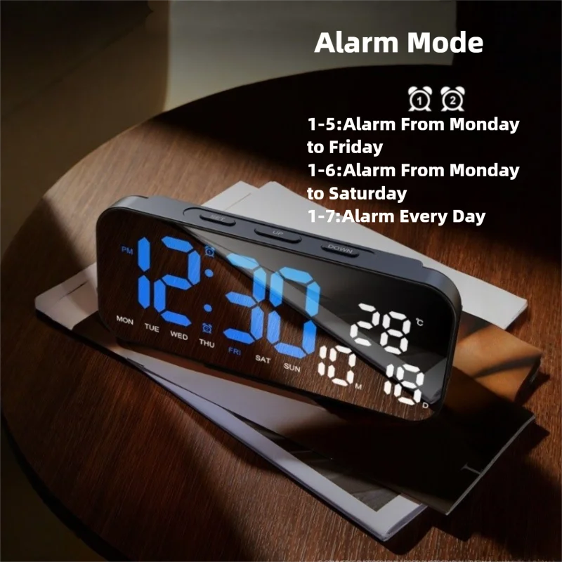 horloge numérique moderne écran led noir bleu blanc réglable luminosité affiche température compteur semaine