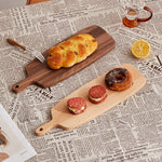 planche découper bois marron grain naturel moderne rustique poignée anneau double face respectueuse environnement