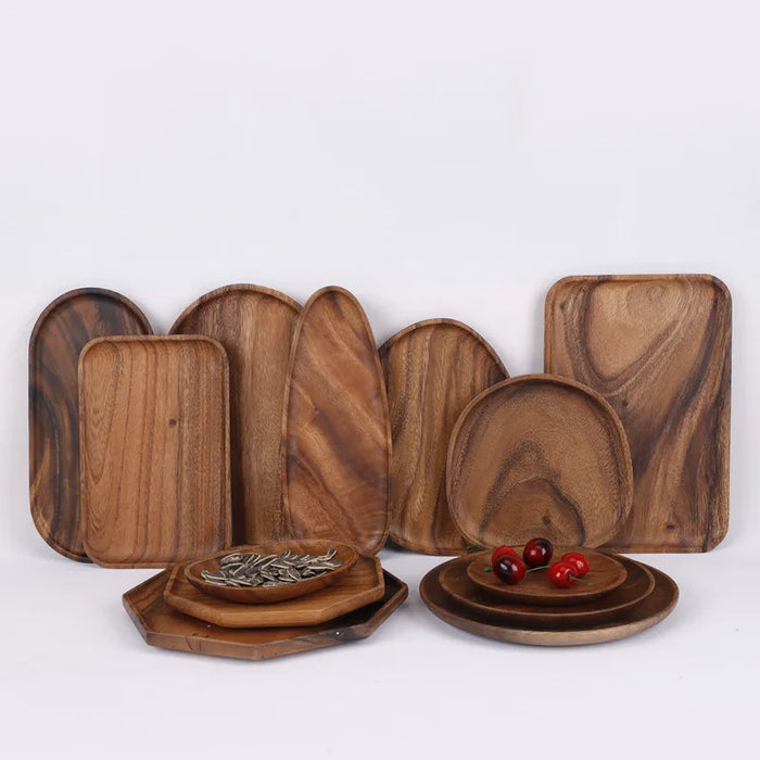 Plateau en bois massif irrégulier style japonais sur table en bois
