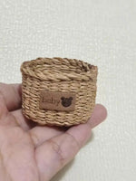 miniature panier osier rustique accessoires maison poupée décoration rangement paille naturel artisanal