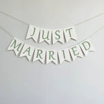 guirlande decorative juste married blanc noir decoration mariage banniere triangulaire lettres imprimées rustic vintage